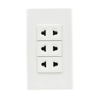 Alphalux 3 gang Universal Outlet with Plate 16a